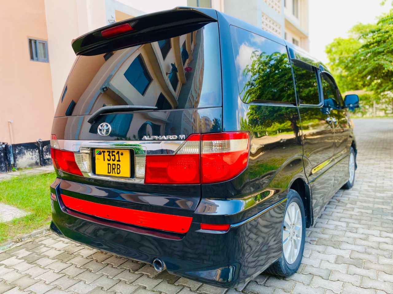 A picture of Toyota alphard