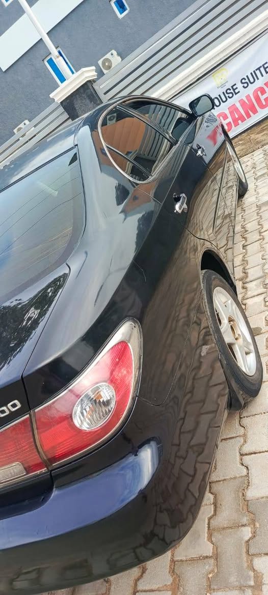 A picture of Clean Lexus es300 with untempered engine and gear a.c chilling
