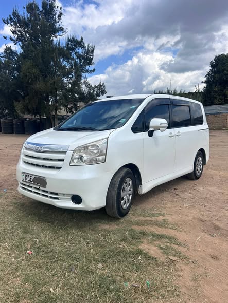 used toyota noah