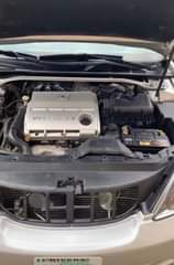 A picture of lexus ES330 in very mint Condition with sound engine AC