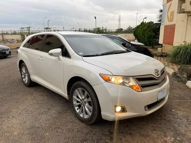 A picture of Toyota Venza 2013 l4