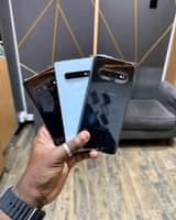 A picture of UK used original Samsung phones on a discount