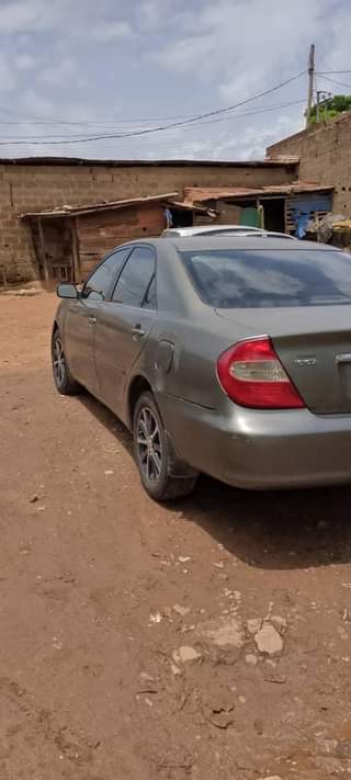 A picture of Toyota Camry 03