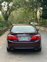 A picture of Honda Accord 2013