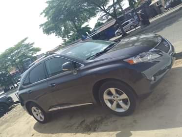 A picture of 2011 RX350 tokumbo accident free Price 21 5m Location Amuwo