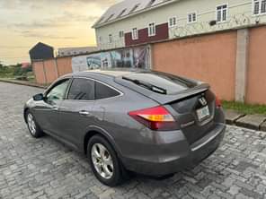 A picture of WOW This is extremely clean Honda crosstour 2012 model full