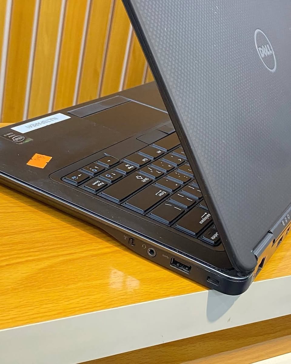 A picture of Dell latitude E7440 i5