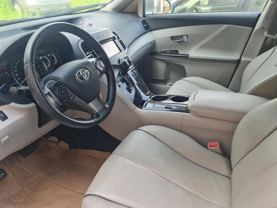 A picture of Toyota Venza 2011