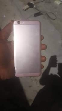 A picture of OPPO F1S GB 64 RAM 4 GB INAUZWA ELF 70