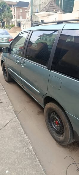 A picture of Mazda mpv 2003