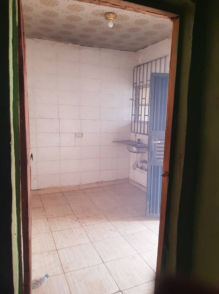 A picture of 3bedroom self compound amufi agbor road 600k caution 50k Agency