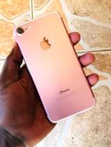 A picture of iPhone 7 32gb at 260k
