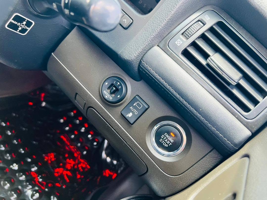 A picture of Toyota crown for sale