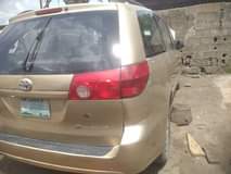 A picture of Used 08 Toyota Seinna Engine gear perfect Clean interior A