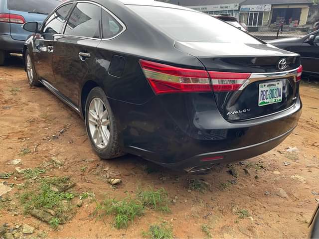 A picture of Neatly used 2013 Avalon XLE