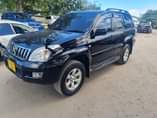 A picture of 2007 toyota prado