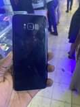 A picture of Uk used S8plus 64gbs 4gb ram with small crack