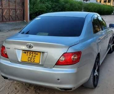 A picture of Toyota mark x