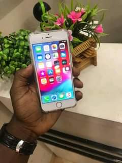 A picture of iPhone 6plain 64gb clean 100