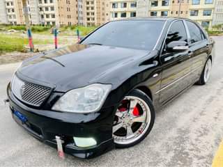 A picture of TOYOTA CROWN ATHLETE DUN