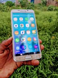 A picture of Samsung Galaxy s6 edge krek gb32 ram4 net4g iko vzr