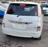 A picture of Toyota isis