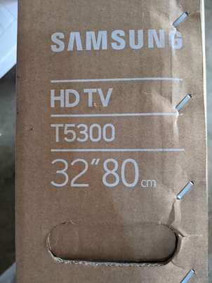 A picture of Samsung smart TV inch 32 bado mpya
