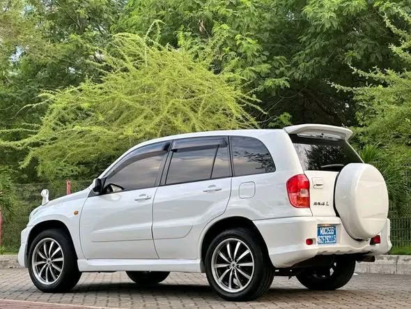 A picture of TOYOTA RAV4