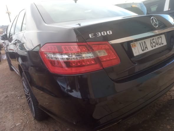 A picture of Mercedes Benz e300