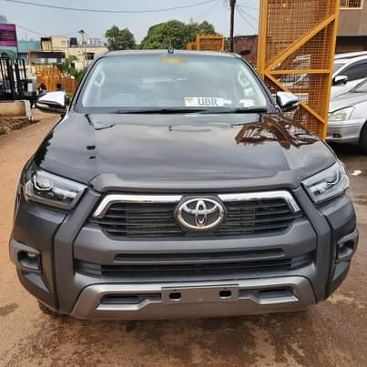 A picture of HILUX 2019 180M