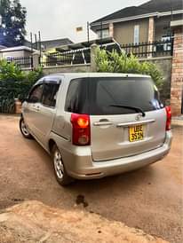 A picture of Toyota raum