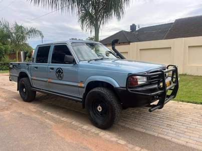 mazda b2500