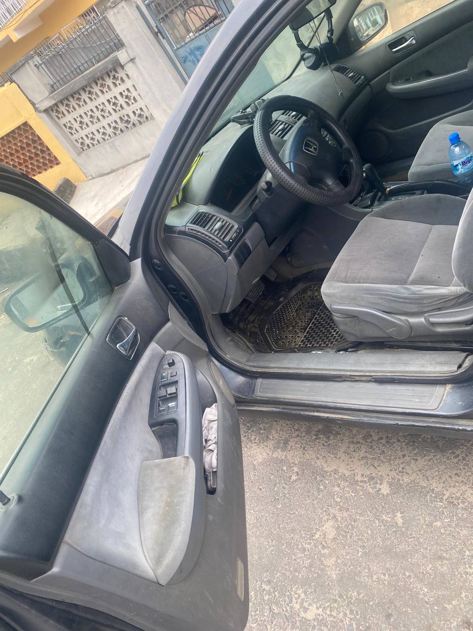 A picture of First body Honda accord v4 2005 with a very sound
