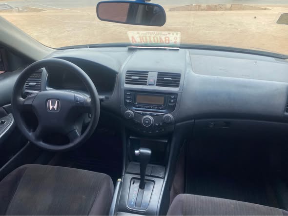 A picture of Honda Accord 05