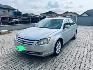 A picture of Toyota Avalon 2007