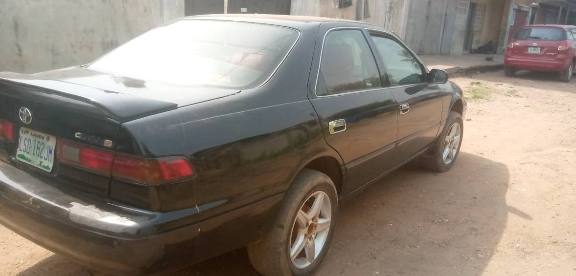 A picture of Toyota Camry Pencil Painted on first body 4plugs Engine Aoto