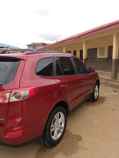 A picture of Toks 2012 Hyundai Santa Fe 4Plugs 12m.dm 08024259424