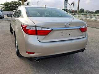 A picture of FOREIGN USED ES350 FULL OPTION 2015