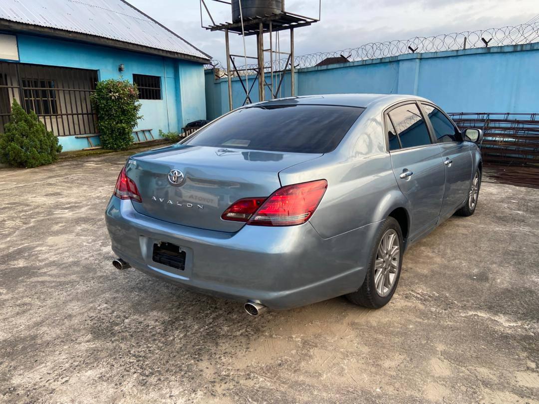 A picture of 2008 Toyota Avalon 2008