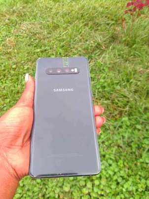 A picture of Samsung Galaxy S10plus