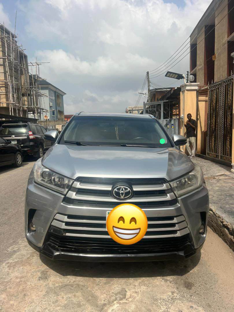 A picture of 2016 Toyota Highlander XLE