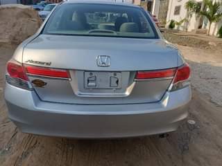 A picture of Honda Accord 2012