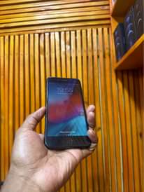 A picture of Pata iPhone 7 Plus 32 gb Bh 100 Finger Body