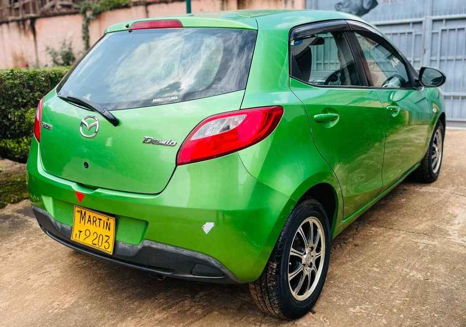 A picture of Mazda demio