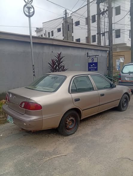 A picture of Toyota Corolla okerejowol