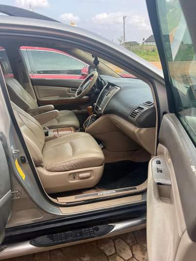 A picture of 2006 Lexus RX330
