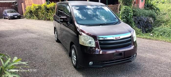 used toyota noah
