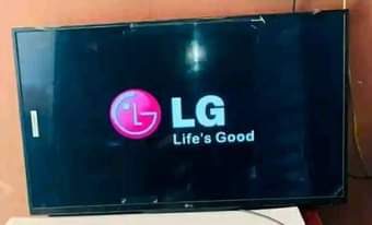 A picture of 32 LG LED TV