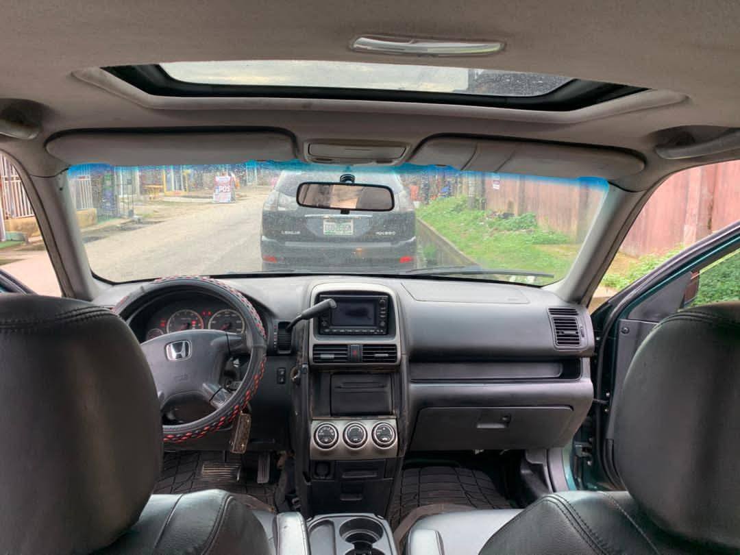 A picture of Belgium Grade Honda CRV 2006 First User Price 3 5m