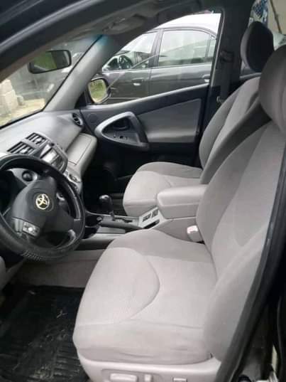 A picture of Toyota RAV4 2008 model Silent V4 Engine Smooth gear transmission